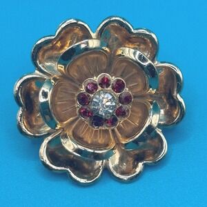 Coro‎ Gold Tone Flower Brooch Red Rhinestone Center Pin Vintage